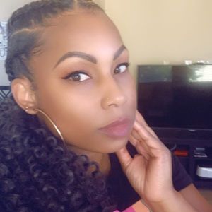 Meet your Posher, Shena